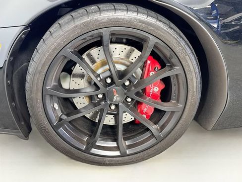 Used 2013 Chevrolet Corvette 427 w/ 1SB Preferred Equipment Group RWD image 29