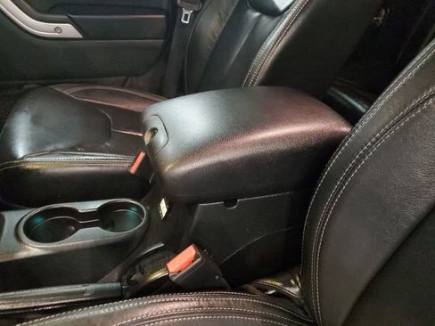 Used 2018 Jeep Wrangler Unlimited Sahara w/ Connectivity Group image 27