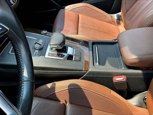 Used 2019 Audi Q5 2.0T Premium Plus w/ Premium Plus Package AWD/4WD image 17
