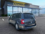 Used 2016 Chrysler Town & Country Touring w/ Driver Convenience Group image 5