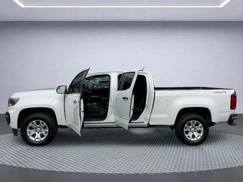Used 2022 Chevrolet Colorado LT w/ Safety Package AWD/4WD image 15