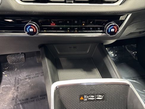 New 2026 Chevrolet Equinox LT w/ Convenience Package II image 25