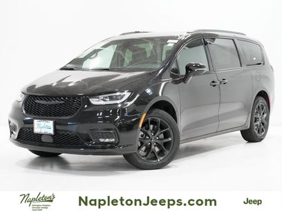 New 2024 Chrysler Pacifica Limited w/ S Appearance Package