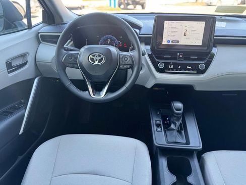 Used 2026 Toyota Corolla Cross LE AWD/4WD image 23