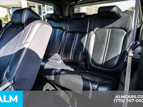 Used 2024 Jeep Wagoneer Series II w/ Flexible Seating Group RWD image 21