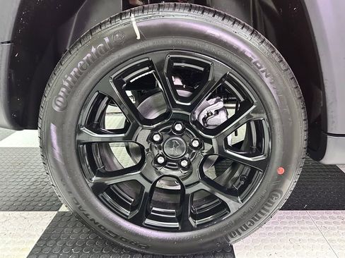 New 2026 Jeep Compass Latitude image 9