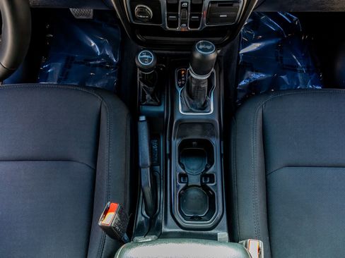 Used 2022 Jeep Wrangler Unlimited Sport w/ Sun And Sound Package AWD/4WD image 28