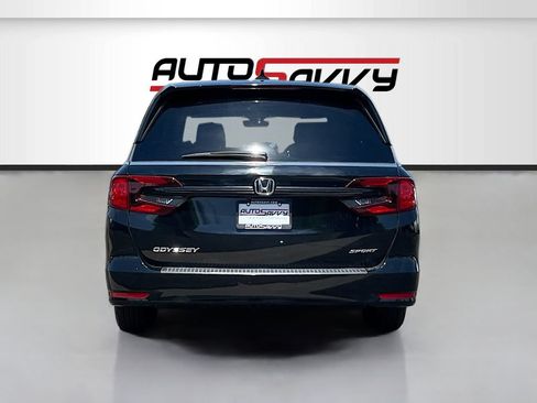 Used 2024 Honda Odyssey Sport image 6