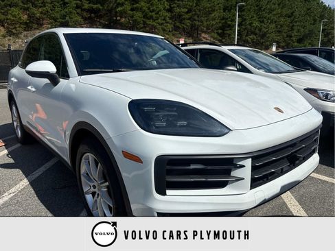 Used 2024 Porsche Cayenne AWD/4WD image 1
