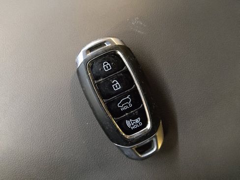 Used 2019 Hyundai Santa Fe AWD image 32