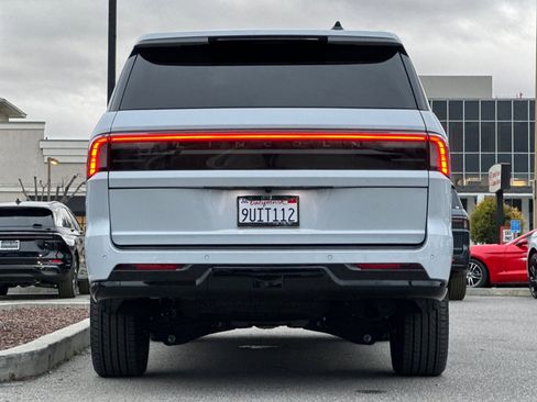 Used 2025 Lincoln Navigator L Black Label image 5