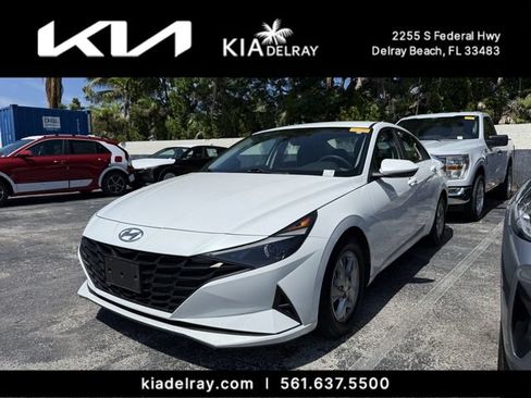 Used 2021 Hyundai Elantra SE FWD image 9