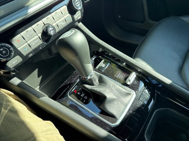 Used 2025 Jeep Compass Limited AWD/4WD image 21