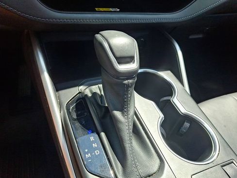 Used 2023 Toyota Highlander XLE FWD image 16