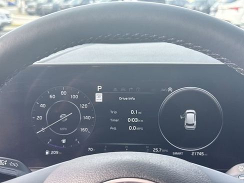 Used 2025 Kia Sportage SX image 15