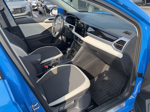New 2025 Volkswagen Taos SE image 22