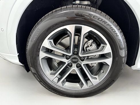 Certified 2025 Audi Q5 Premium Plus w/ Premium Plus AWD/4WD image 30