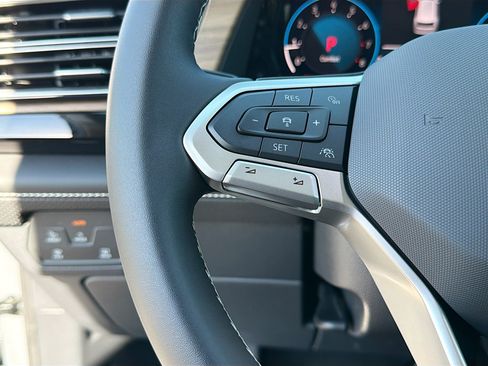 New 2026 Volkswagen Atlas SE FWD image 38