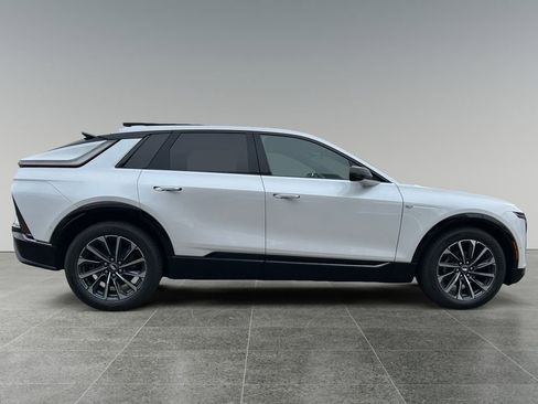 New 2025 Cadillac Lyriq Sport image 8