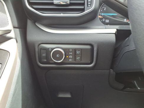 Used 2024 Ford Explorer XLT w/ Equipment Group 202A AWD/4WD image 17
