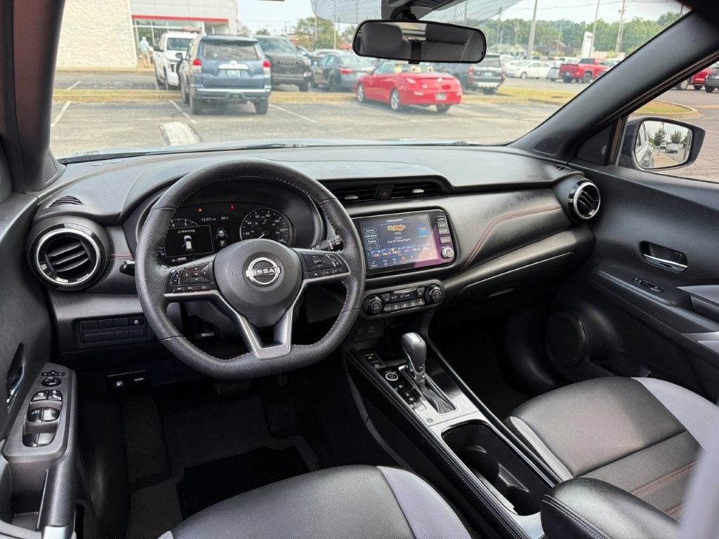 Used 2023 Nissan Kicks SR w/ SR Premium Package FWD image 17