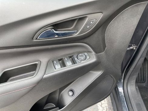 Used 2022 Chevrolet Equinox RS w/ Infotainment Package image 25