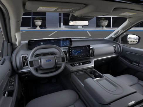 New 2026 Ford Expedition Active image 38
