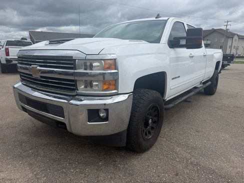 Used 2018 Chevrolet Silverado 2500 LT w/ LT Fleet Convenience Package AWD/4WD image 2