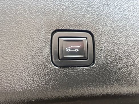 Used 2023 Chevrolet Traverse Premier w/ LPO, Floor Liner Package AWD/4WD image 14