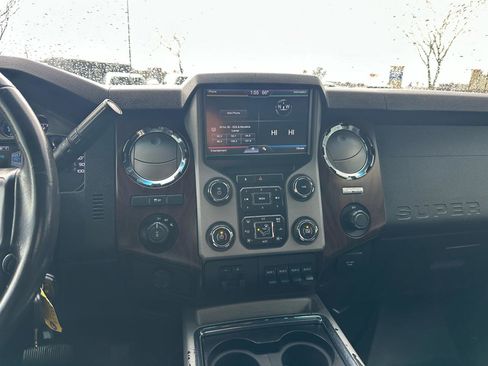 Used 2013 Ford F350 Lariat w/ Chrome Pkg image 12