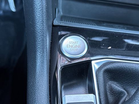 Used 2024 Volkswagen Taos SE image 25