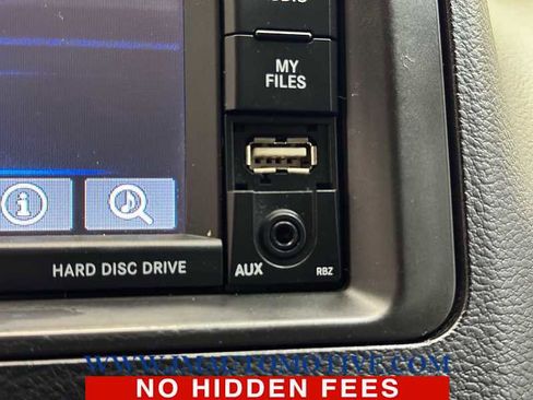 Used 2014 Chrysler Town & Country Touring image 37