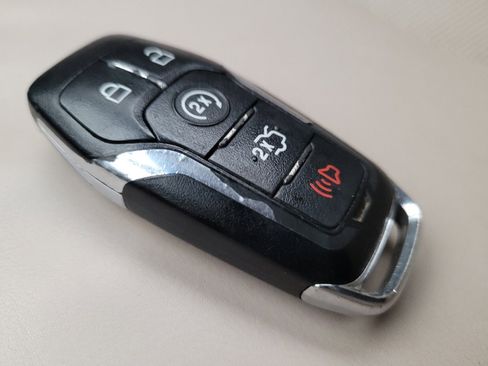 Used 2016 Lincoln MKX Select w/ Select Plus Package image 32