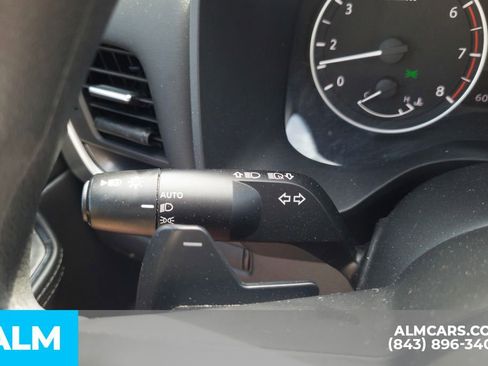 Used 2024 Nissan Rogue SV image 17