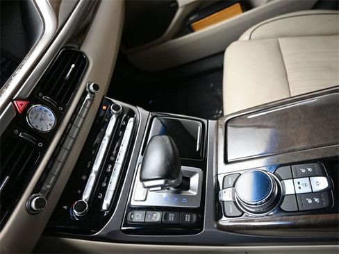 Used 2018 Genesis G90 3.3T Premium image 23