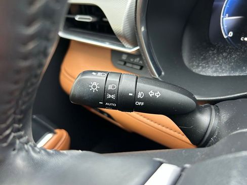 Used 2023 Toyota Highlander Platinum FWD image 24