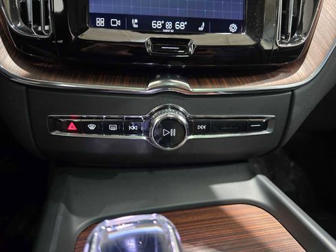 Used 2023 Volvo XC60 T8 Ultimate image 27