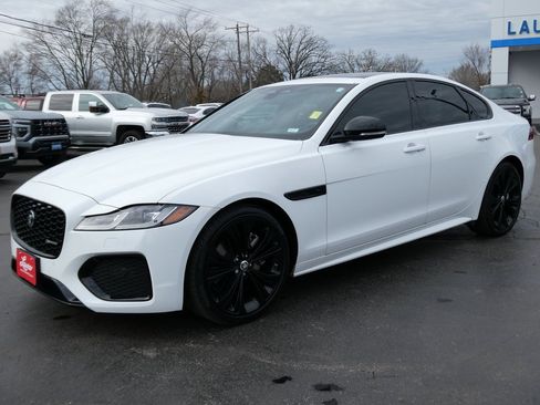 Used 2024 Jaguar XF R-Dynamic SE image 8