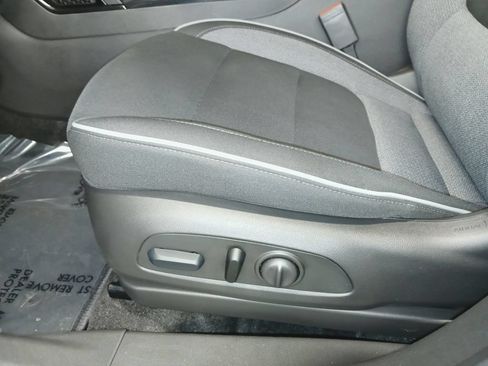 Used 2024 Chevrolet TrailBlazer LT w/ Convenience Package FWD image 16