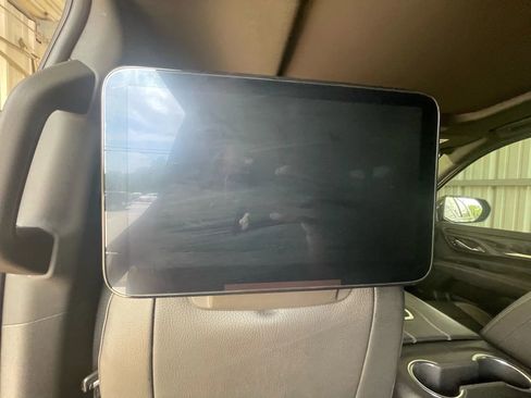 Used 2021 GMC Yukon XL Denali w/ Denali Premium Package image 38