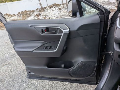 Used 2023 Toyota RAV4 LE image 7