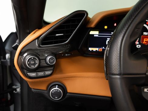 Used 2017 Ferrari 488 Spider RWD image 99