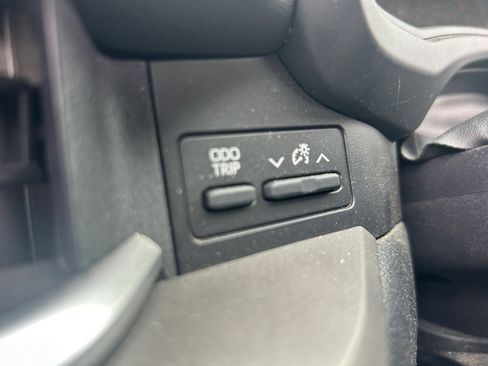 Used 2025 Toyota Grand Highlander FWD image 30