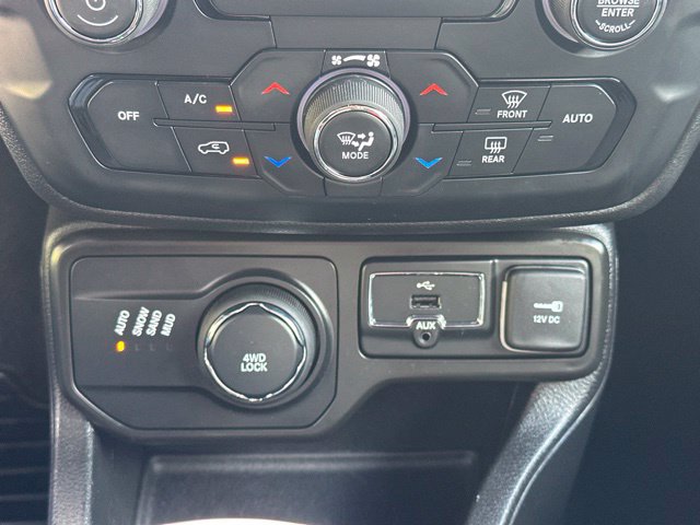 Used 2020 Jeep Renegade Altitude AWD/4WD image 31