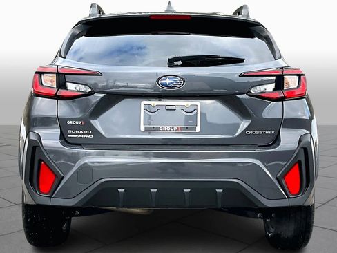 Used 2024 Subaru Crosstrek 2.0i Premium image 4
