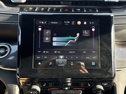 Used 2023 Jeep Grand Cherokee Altitude image 34