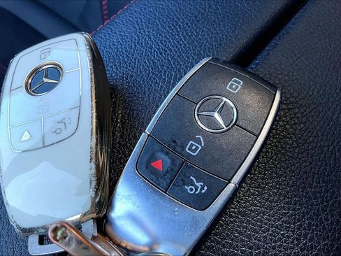 Used 2023 Mercedes-Benz GLB 250 4MATIC image 14