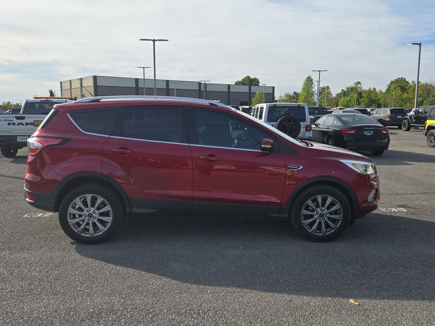 Used 2017 Ford Escape Titanium FWD image 8