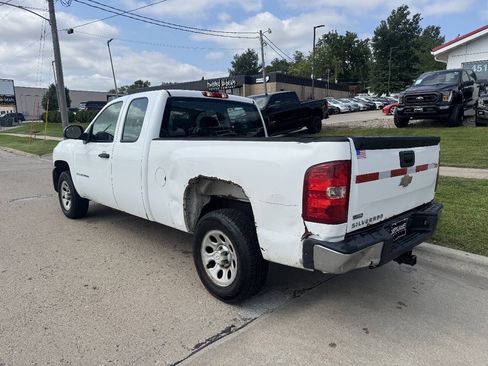 Used 2008 Chevrolet Silverado 1500 W/T w/ Towing Package RWD image 3