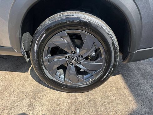 Used 2026 Nissan Rogue SV FWD image 31